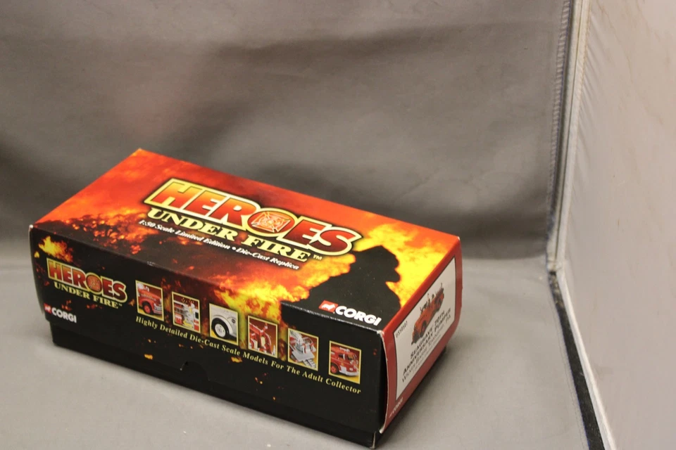 BOMBA CORGI HERO'S UNDER FIRE SEAGRAVE 70 ANIVERSARIO ESCALA 1/43 COMO NUEVA @ Foto 3 de 4