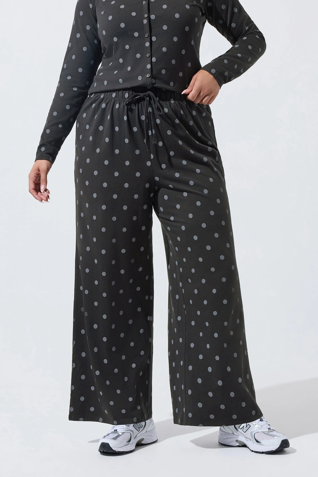 Yours Women's Polka Dot Wide Leg Trousers in Black | Size: 20 - Image 2