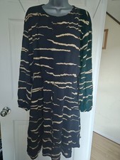 Immaculate Ladies H&M MAMA maternity Smock Dress Label Large suits Size 12 14