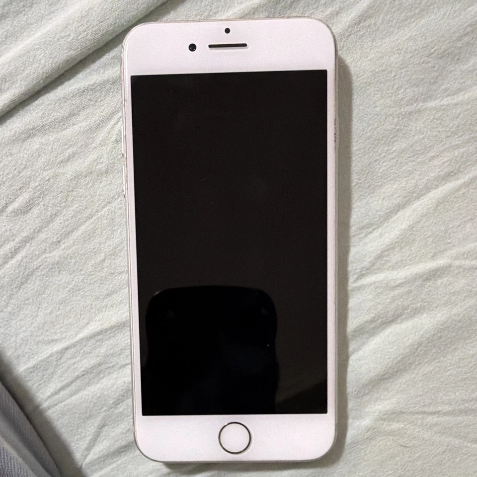 Apple iPhone 7 · 64GB, photo 1 sur 3