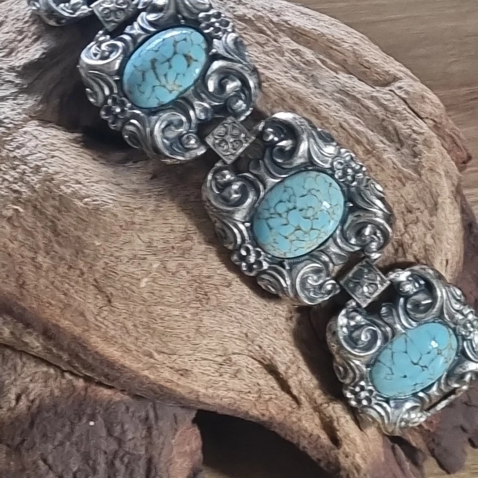 1970s Antiqued Silver Plated Square Panel Filigree Relief Blue Stone Bracelet - Image 3 of 4