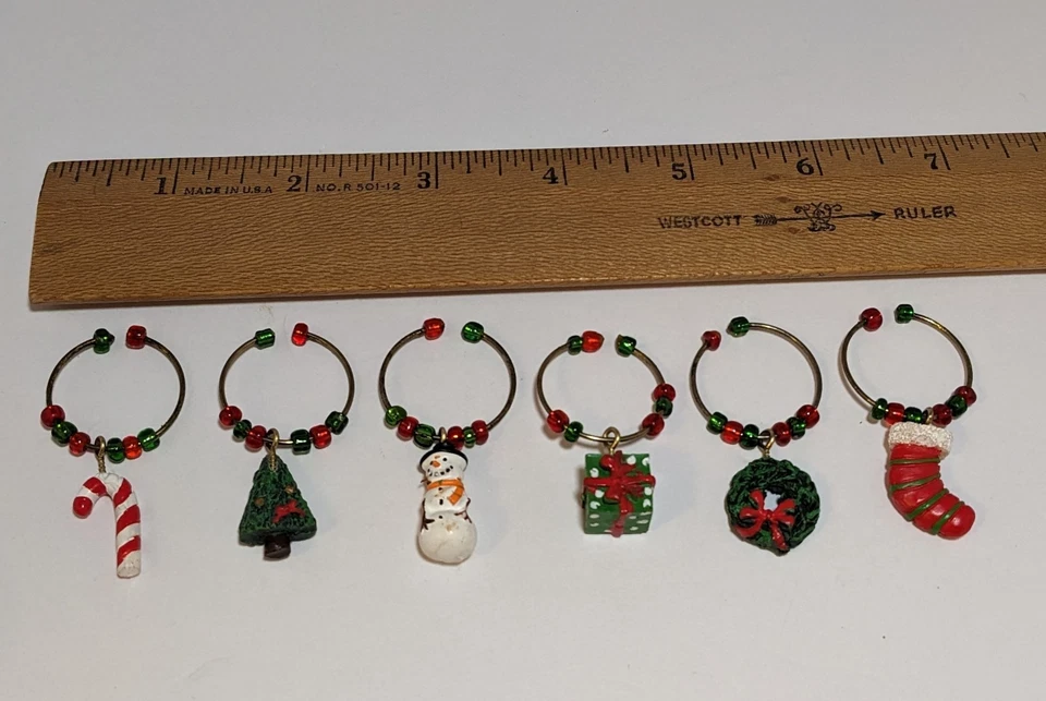 6 dijes de copa de vino con anillo de metal de Navidad marcadores fiesta navideña Foto 3 de 4