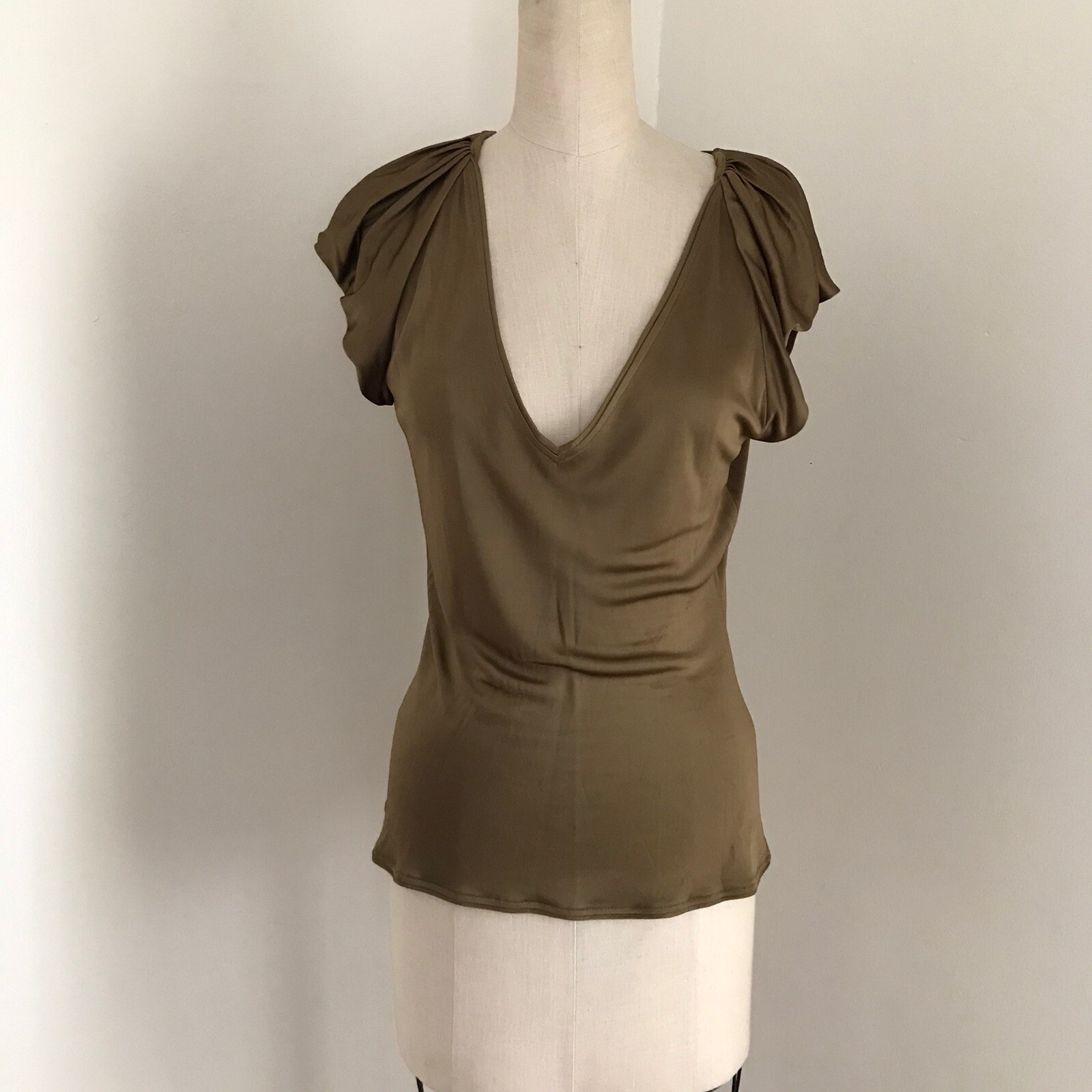 Maniche berretto Yves Saint Laurent Rive Sinistra Top Metallico Collo a V L