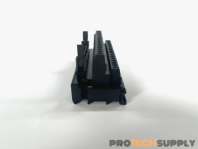 Keyence XC-T34E2 34-Electrode Converter Terminal Block with for