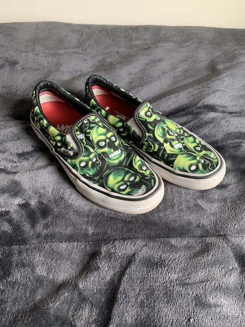 vans skull slip ons