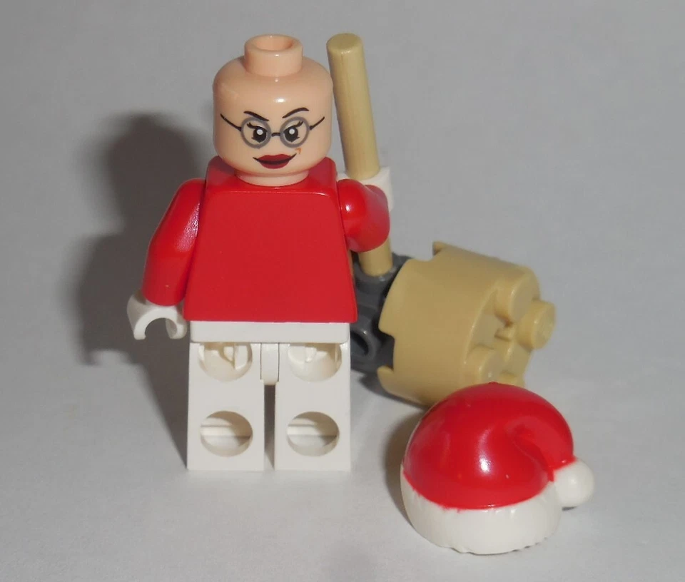 Genuine Lego Parts- Harleen Quinzel Holiday/Santa NEW Super Heroes Batman - Image 2 of 2