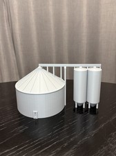 HO Scale Grain Silos / 1:87 Scale / No Assemb...
