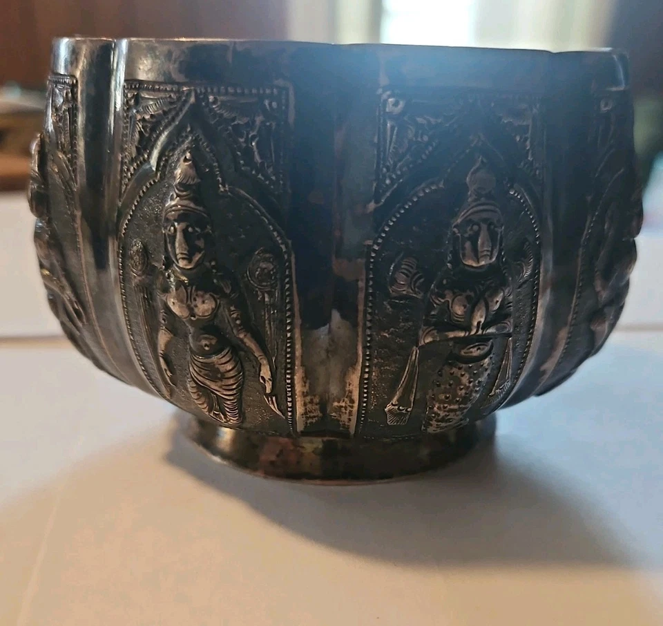 Antique Handmade Burmese  Repousse Silver Bowl - Изображение 4 из 4