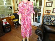 Calvin Klein~Pink/Orange Floral Semi-sheer Dress~Size 8~100% Poly.~Buttons~N/W/T