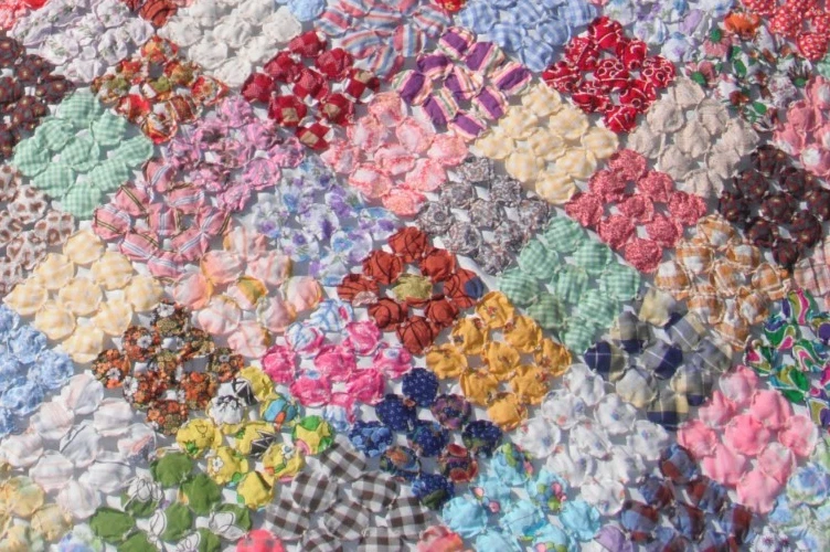 YO-YO QUILT Hand Made  @ 80" x 80"  MULTI COLOR  Nine Rosette Panels  144 Panels - Image 4 of 4