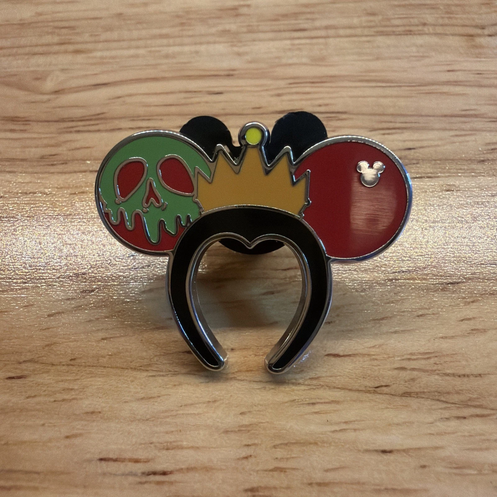 Hidden Mickey Disney Pin - 2026 Disneyland - Ear Headband - Evil Queen