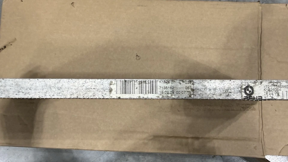 BMW E60 E61 535xi 535i ENGINE OIL COOLER RADIATOR 2008-2010 GENUINE 7560965 — 第 3/3 张图片