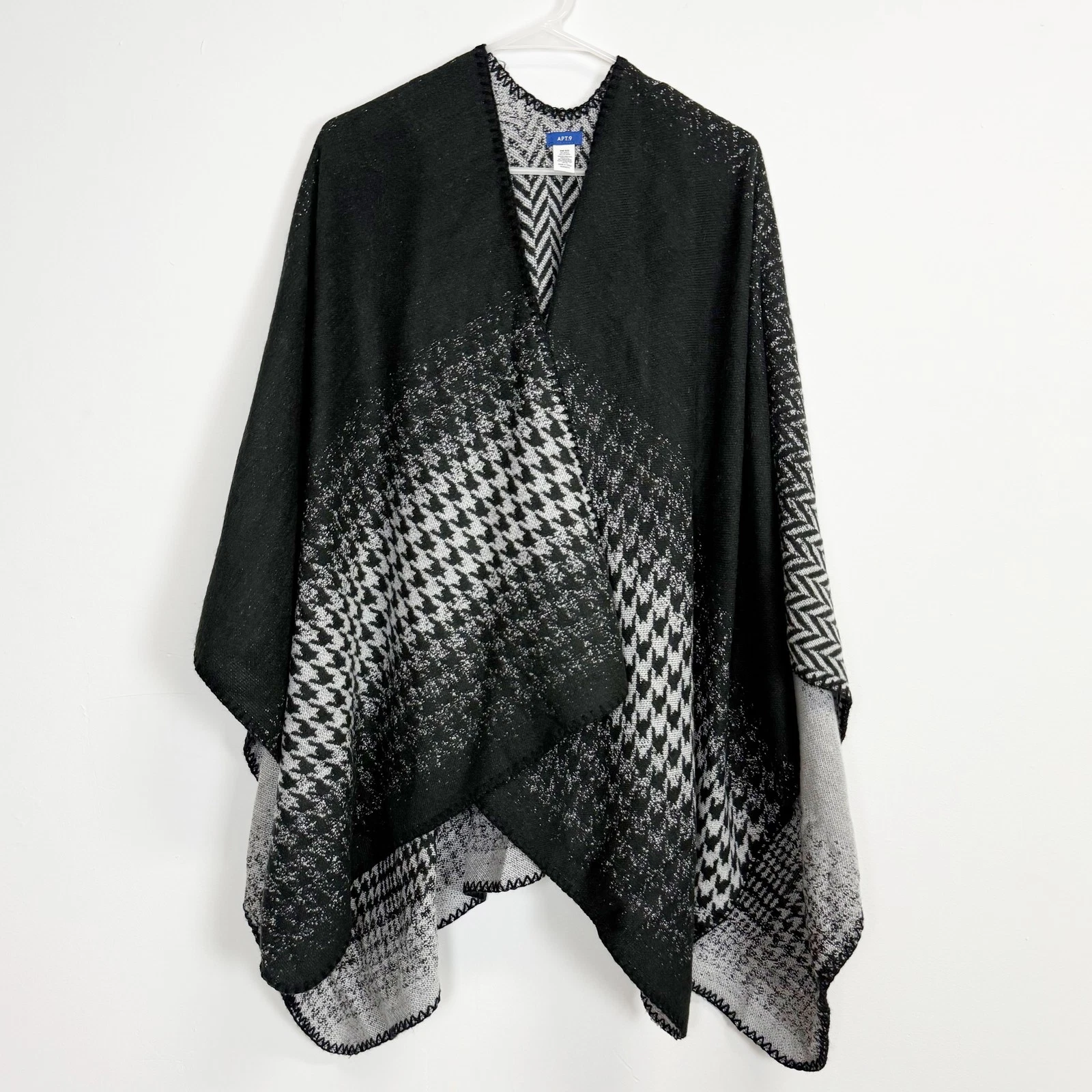 APT 9 Poncho Womens One Size Black White Patterned Wrap Cape Shawl NWT Soft Cozy