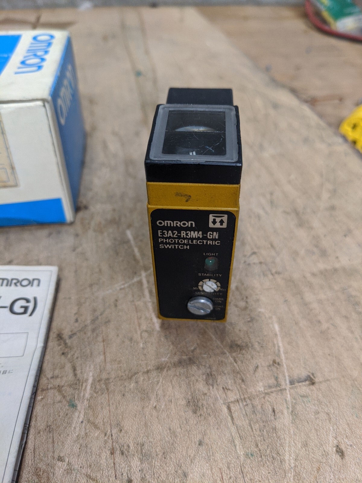 Omron E3A2-R3M4-GN Switch Sensor OVP for sale online | eBay