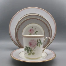 Mikasa Bone China Royal Passion Service for Four - 20pc Set