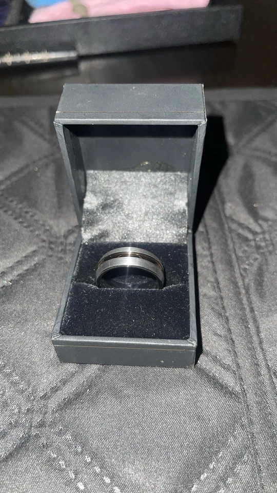 Черное вольфрамовое кольцо с матовой инкрустацией из розового золота мужское винтажное обручальное кольцо размер 9 - Изображение 2 из 4