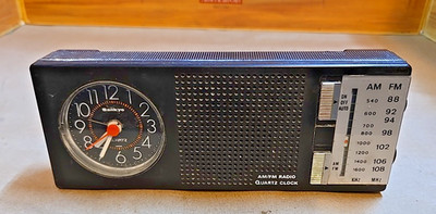 Vintage Sankyo Quartz Clock w/ AM/FM Radio; Model 134P  display picture 1