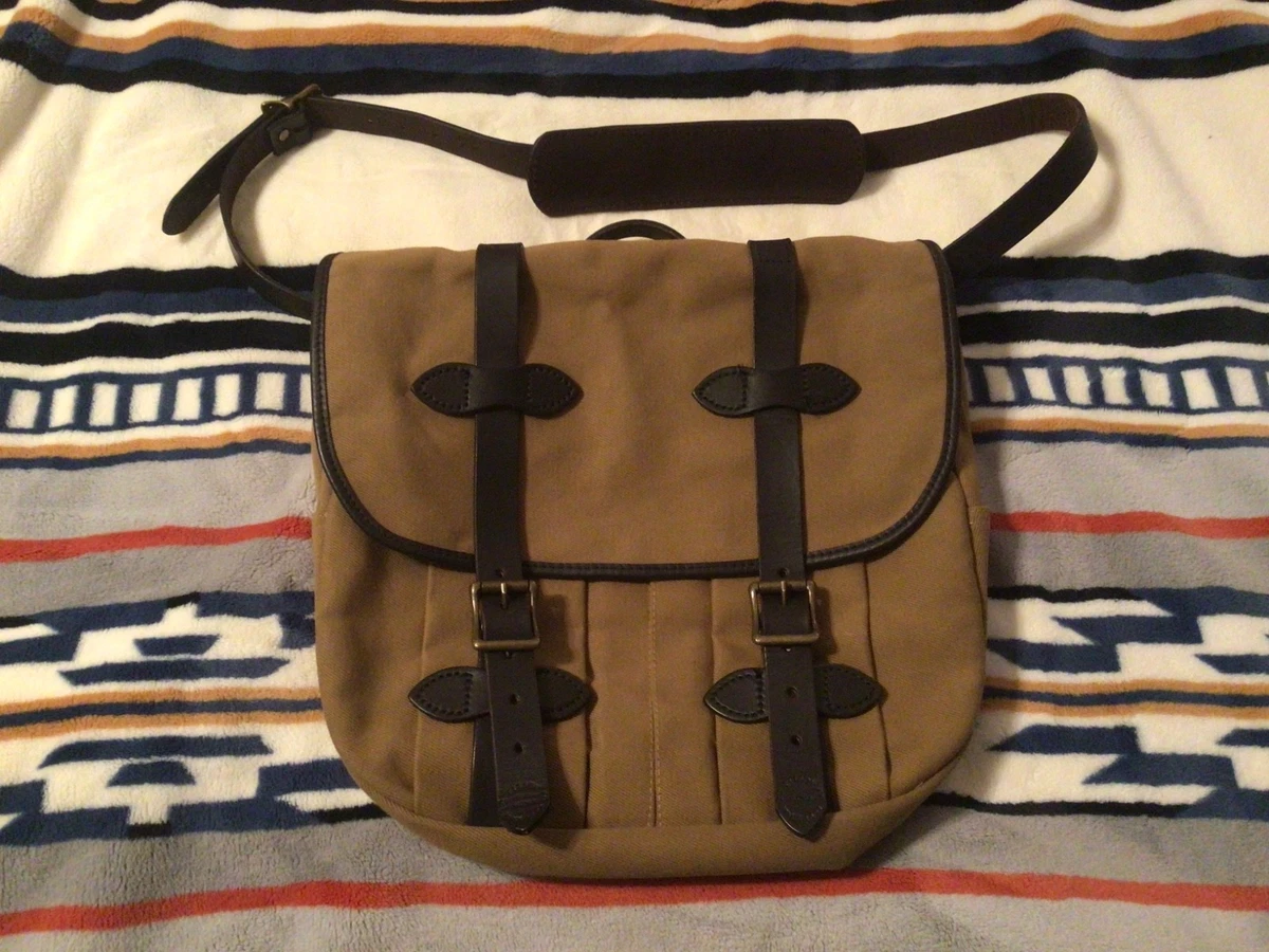 Sac Messager Filson Medium Field Bag En Canvas – Vintage, Cuir, Fait Aux USA, état Usé Mais Solide
