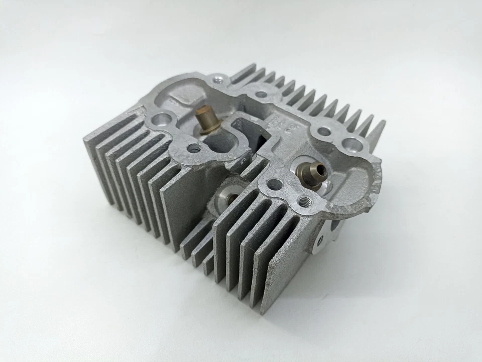 Honda CA110 C110 1962 culata NOS Japón 12201-011-000 Foto 2 de 4