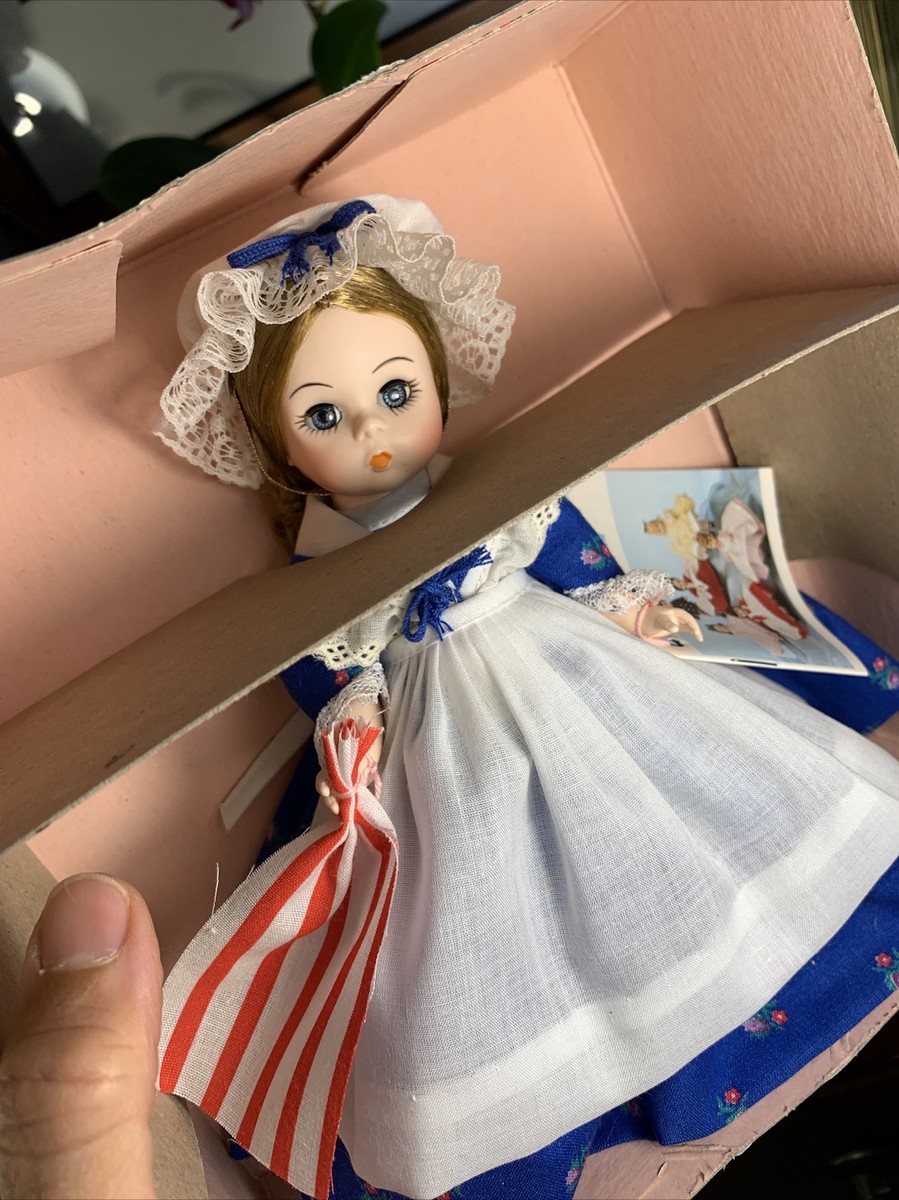 Madame Alexander Doll Company Betsy Ross 8
