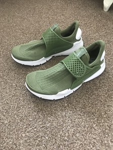 khaki green nike trainers womens