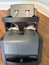 Nuna ZAAZ Highchair Adjustable , minimal use