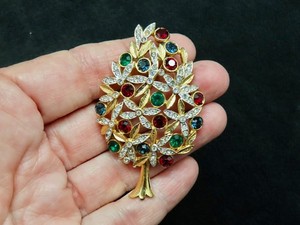 Authentic Vintage Sophisticated Gold Plated Sphinx Xmas Tree Brooch On Internet $110