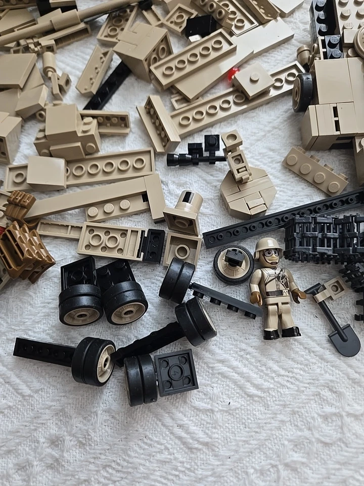 COBI Armed Forces M1A2 Abrams Building Set # 2619 OPENED BOX READ - Image 3 of 4