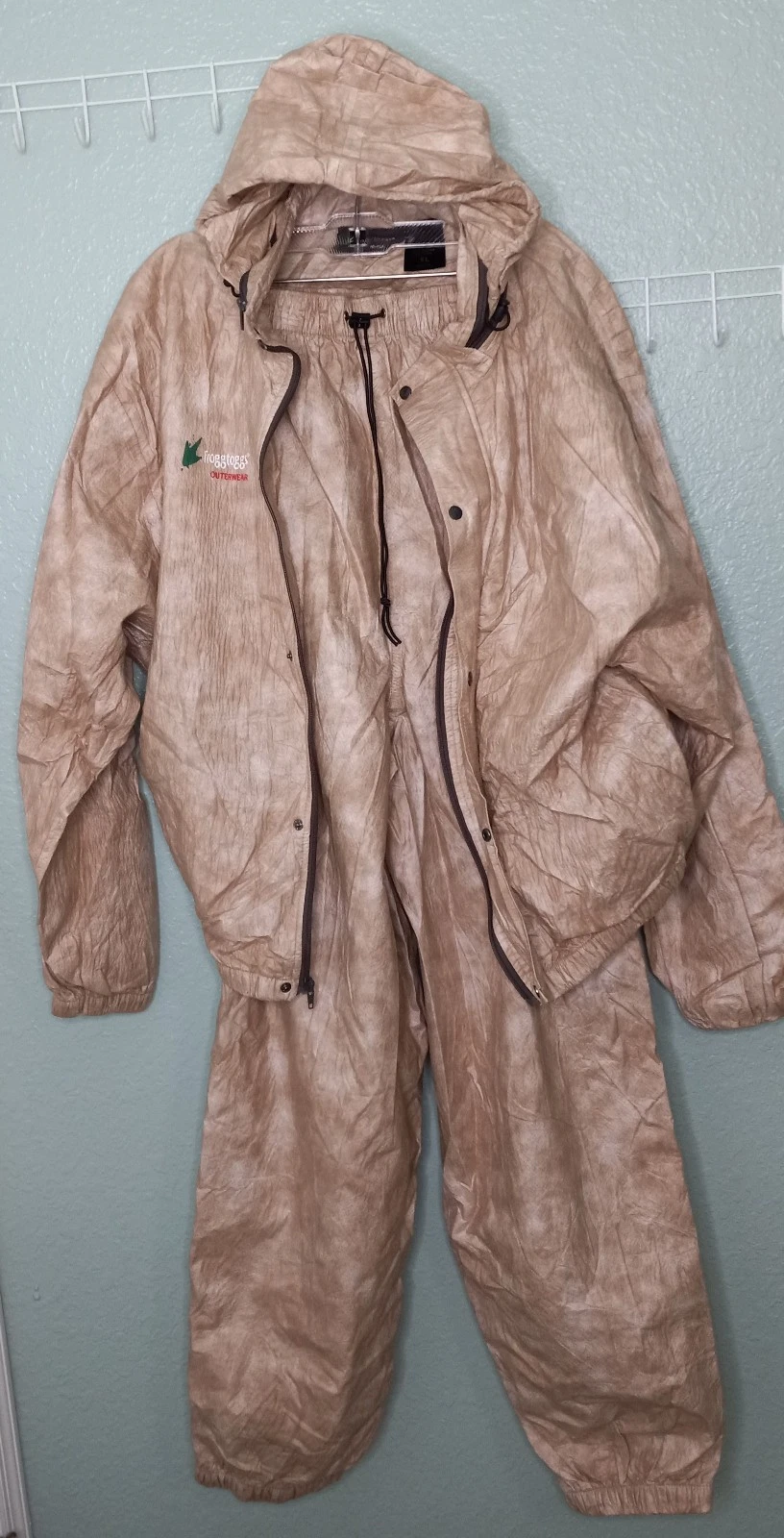 Frogg Toggs Rain Gear, Men's, Hooded Top and Pants, Size XL, Zip Legs, Tan, A563
Opens in a new wind