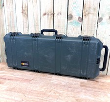 Pelican Storm IM3100 Long Rifle Case Green Rolling Good Condition AB