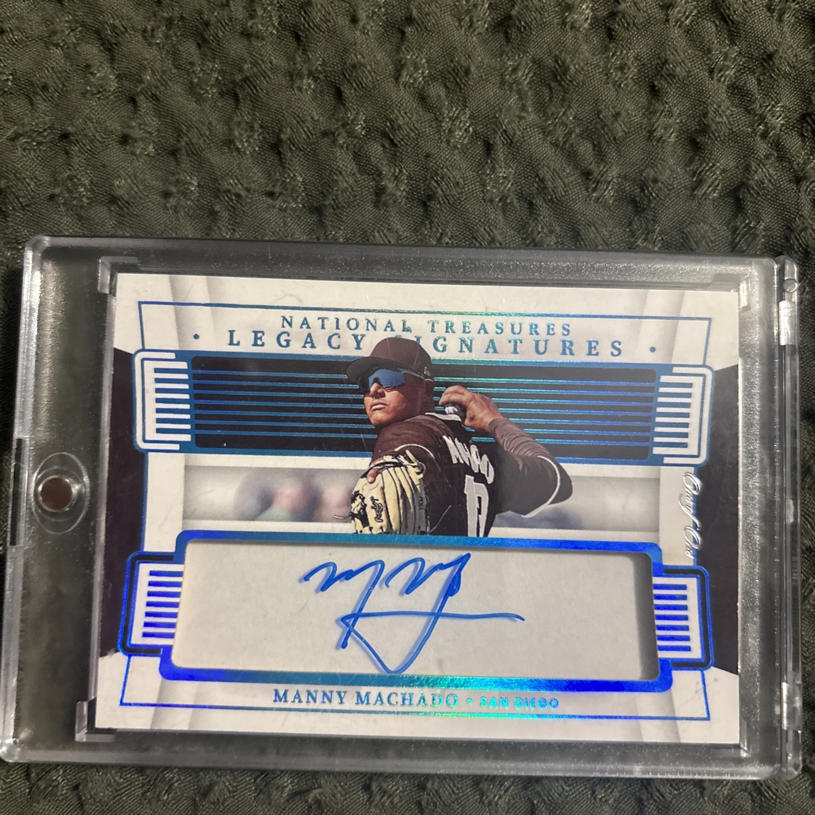 2022 Panini National Treasures  Legacy Signature Manny Machado Diamond 1/1 Auto  view 4