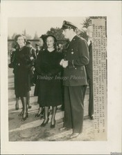 1945 Photo Gen Elliot Roosevelt & Wife To Meet F.D.R Funeral Train Politics 7X9