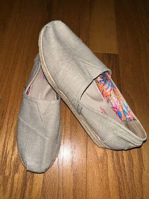 Bobs From Skechers 8.5 Taupe  Fabric Slip-On Shoes Memory Foam & Arch Pillows
