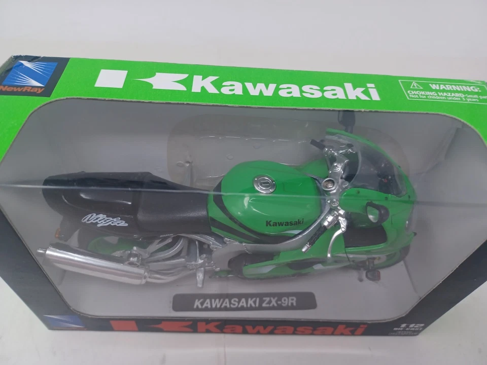 Nuevo Ray Kawasaki ZX-9R en verde 1:12 diecast  Foto 4 de 4