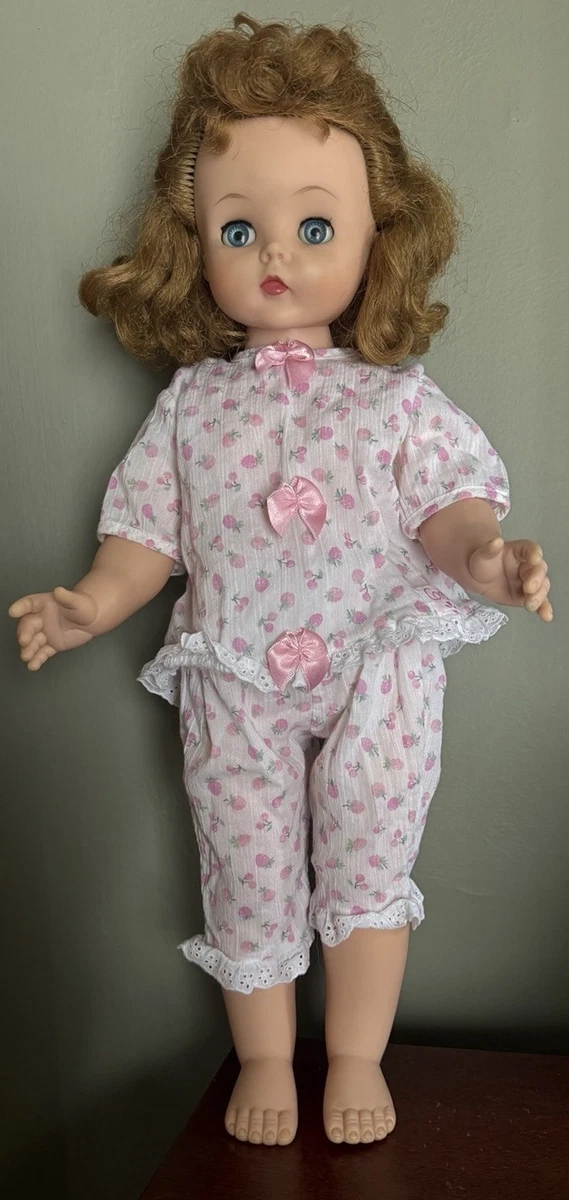 Madame Alexander Kelly In Vintage Madame Alexander Dolls (1948