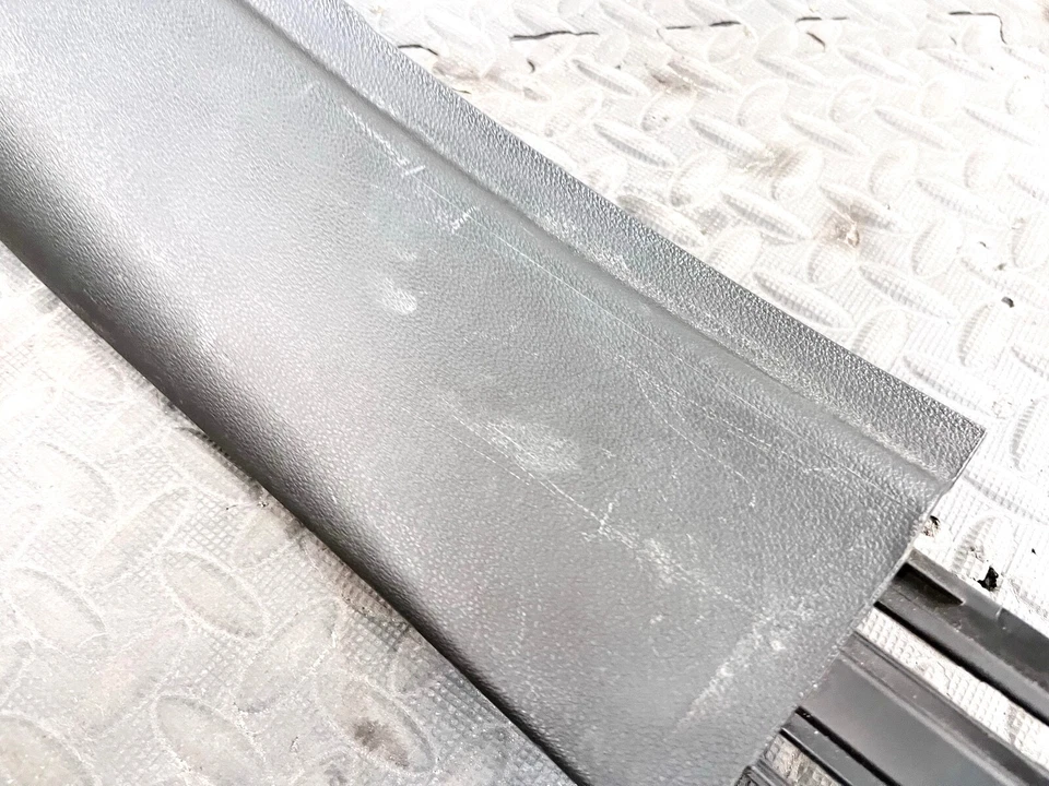 19-23 GMC SIERRA 2500 3500 REAR LEFT SIDE DOOR SILL SCUFF PLATE TRIM COVER OEM - Image 3 of 4