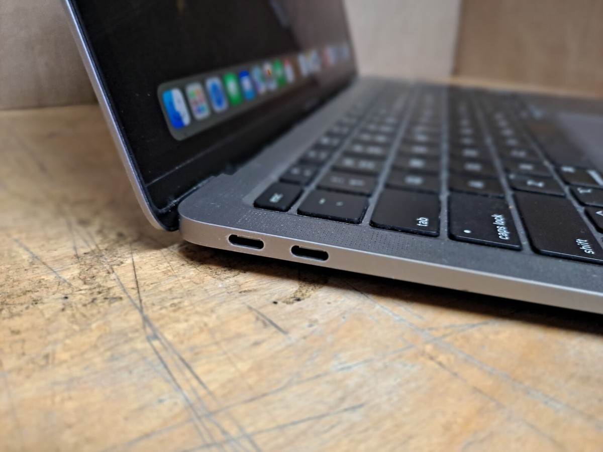 Apple Macbook Air M1 2020 | A2337, 512GB SSD, 8GB RAM, 13in - Gray 