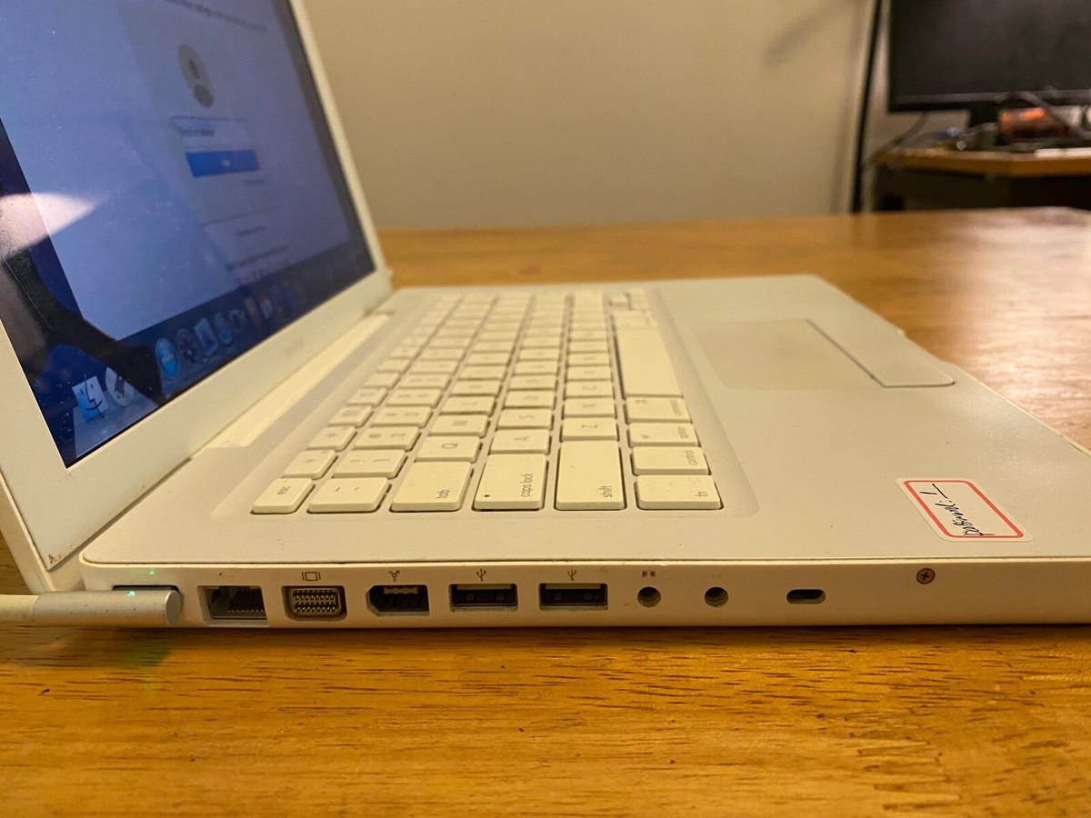 Apple MacBook A1181 13.3