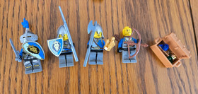 LEGO Castle #850888 LEGO Castle Lion Knights Figures Retired 