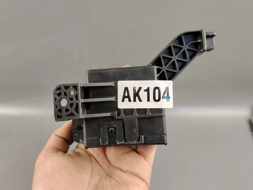 TOYOTA YARIS 1.5 12-14 AC TEMPRATURE HEATER CONTROL MODULE AMPLIFIER 88650 52880 - Image 4 of 4