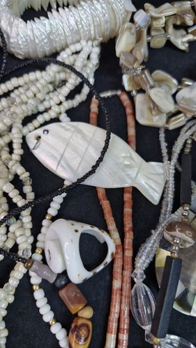 Lotto lavoro collane conchiglia madreperla gioielli intagliati vintage bracciali - Foto 3 di 12