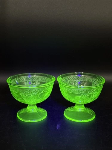 2 VTG - Federal Glass - Georgian Lovebirds Dessert / Sherbert Cups
