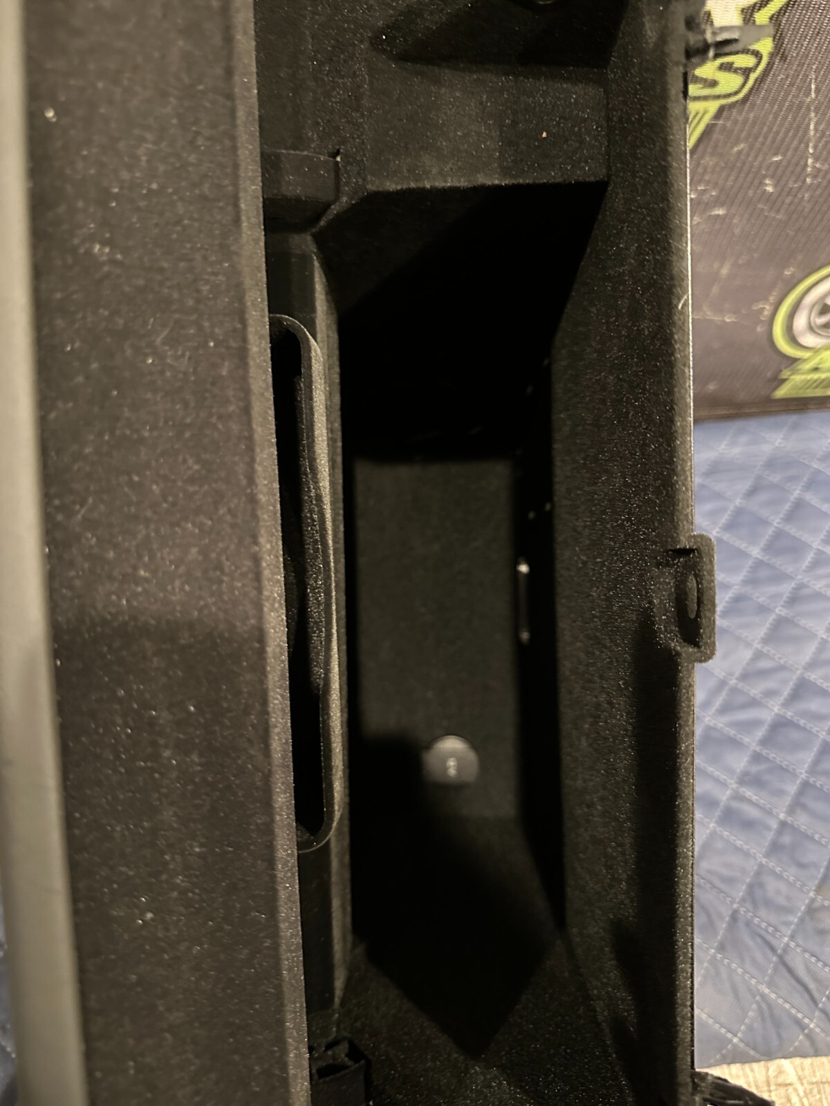 Audi R8 2014 Glove box