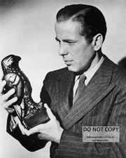 HUMPHREY BOGART IN "THE MALTESE FALCON" - 8X10 PHOTO (EE-331)