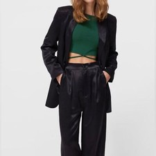 Nwt Stradivarius Black Two Button Blazer Womens Size M