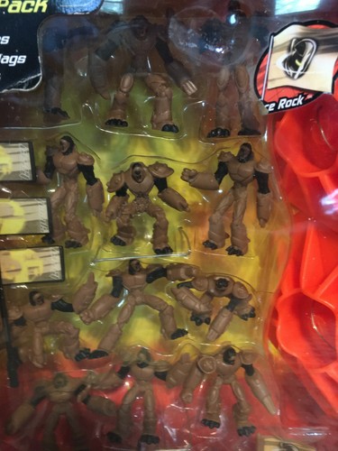 REDUCED - VINTAGE -Rumble Wars Cyber Trooper Power Pack Toy Set 2001 - Picture 4 of 6
