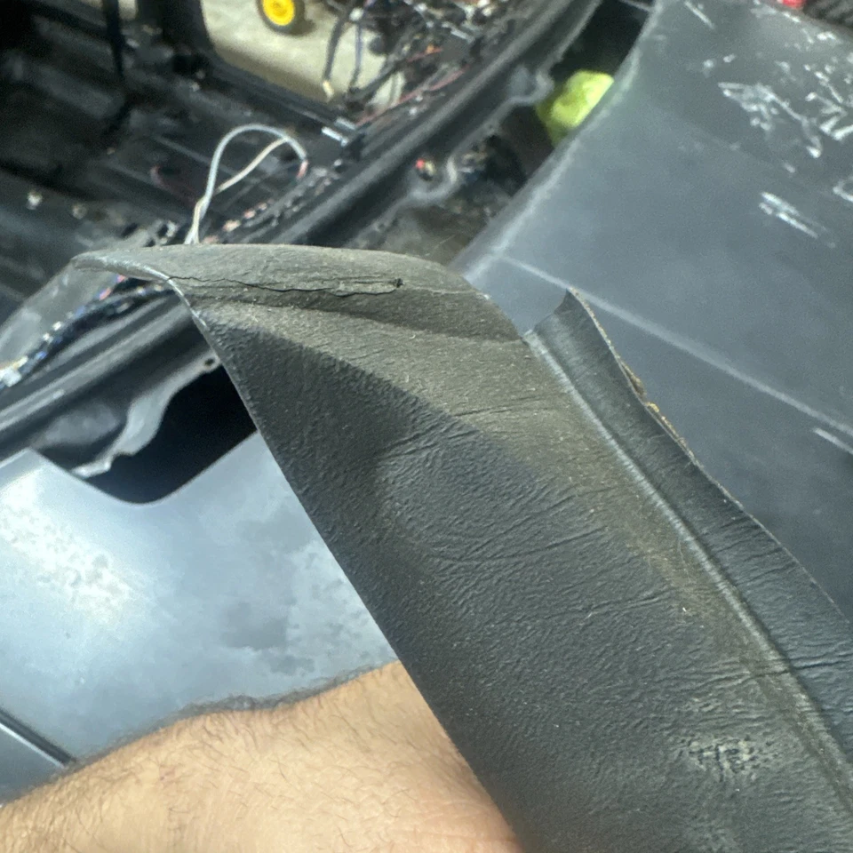 Cubierta de marco de parabrisas negra con moldura de pilar A para BMW E23 745i 735i 733i Foto 2 de 4