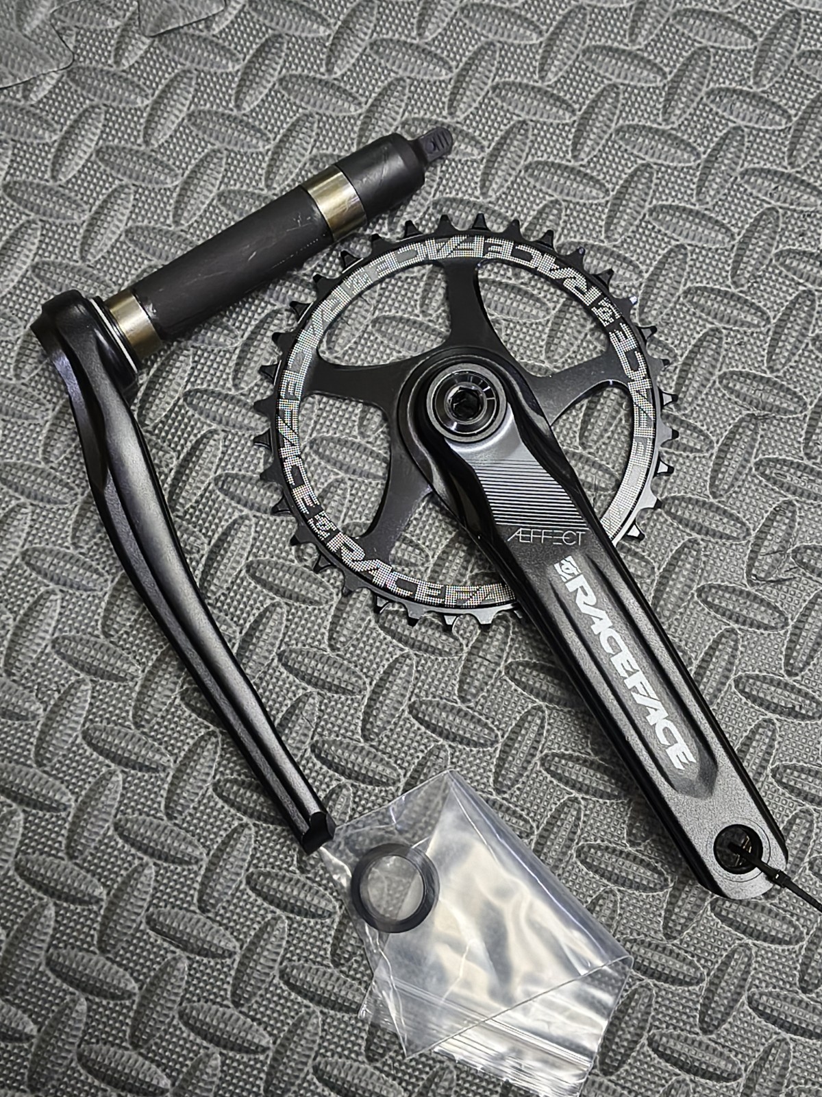 Race Face Aeffect Crankset Cinch 36T 170mm 24mm Spindle Boost