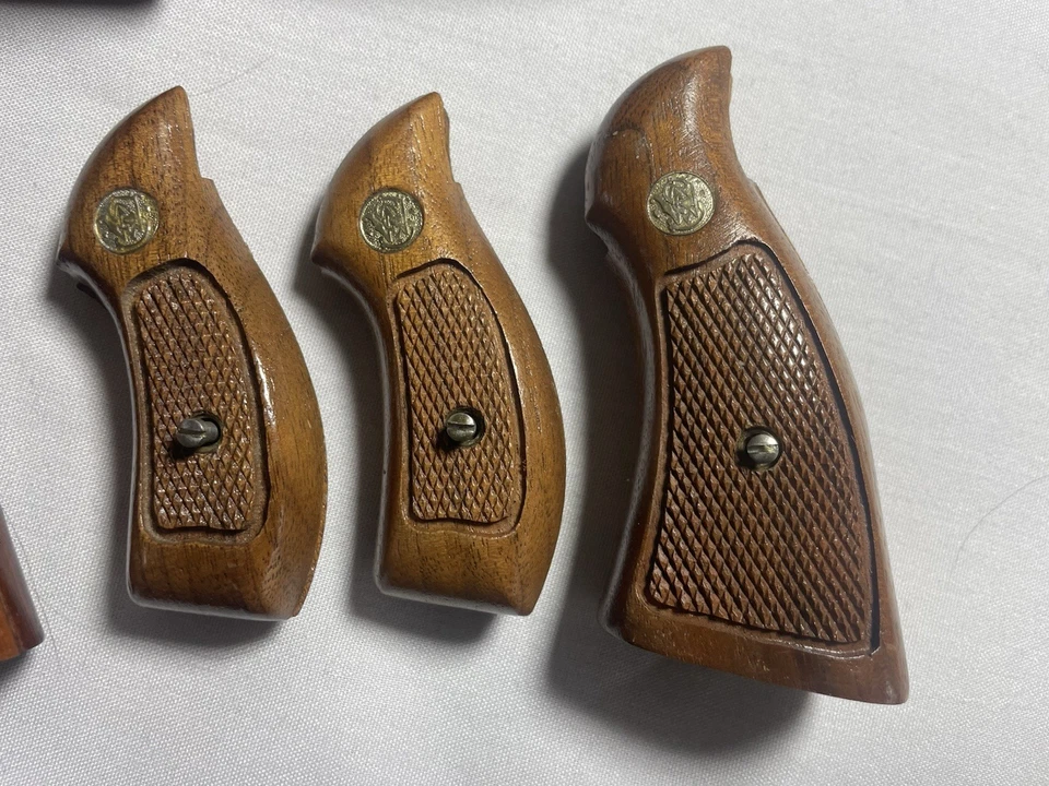 老式 Smith & Wesson 枪握把 Colt 左轮手枪握把套装 — 第 3/4 张图片