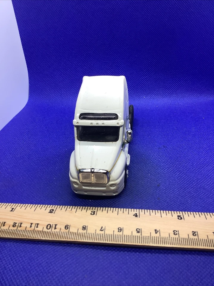 Racing Champions - Semirremolque John Deere Peterbilt (suelto) Foto 2 de 4